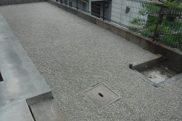津山市 Z様邸防草シート+砂利敷きの画像